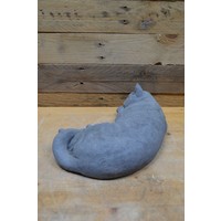 thumb-Grote slapende kat van beton – sfeervol beeld voor tuin en interieur-4