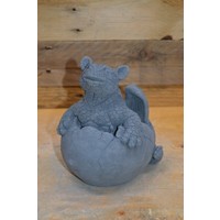 thumb-Schattige baby draak van beton – gedetailleerd beeld voor tuin en interieur-1