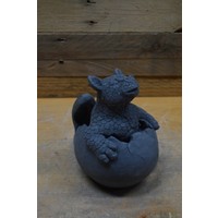 thumb-Schattige baby draak van beton – gedetailleerd beeld voor tuin en interieur-5