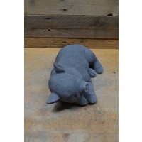 thumb-Klein slapend biggetje van beton – sfeervol dierenbeeld voor tuin en interieur-4