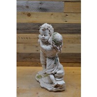 thumb-Romantisch betonnen beeld van meisje en jongen met appel-2