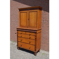 thumb-2-delige antieke eiken buffetkast-1