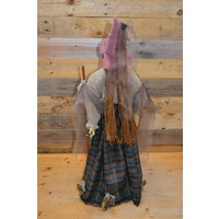 thumb-Grote heksenpop met oude kleding en bezem-4