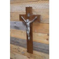 thumb-Eikenhouten kruis met aluminium Jezusbeeld – klassiek wandkruis voor in huis-4