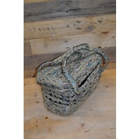 Mand gevlochten van papier