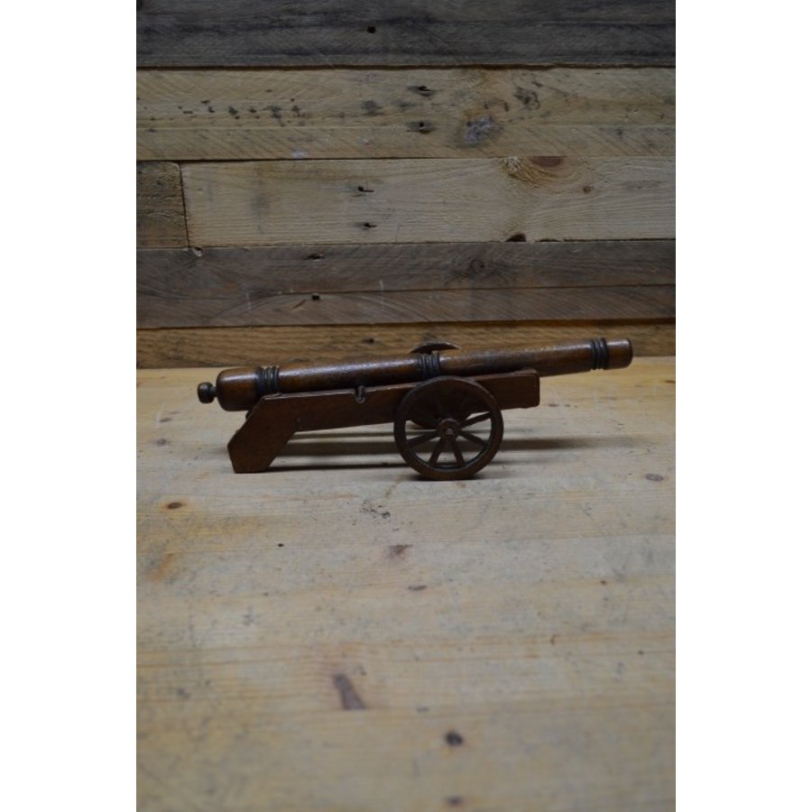 Kanon van hout en rood koper-1