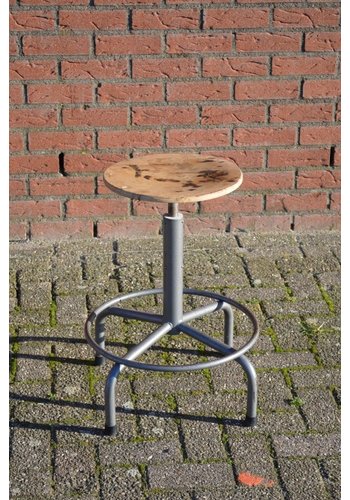 Industrieel zitkrukje 