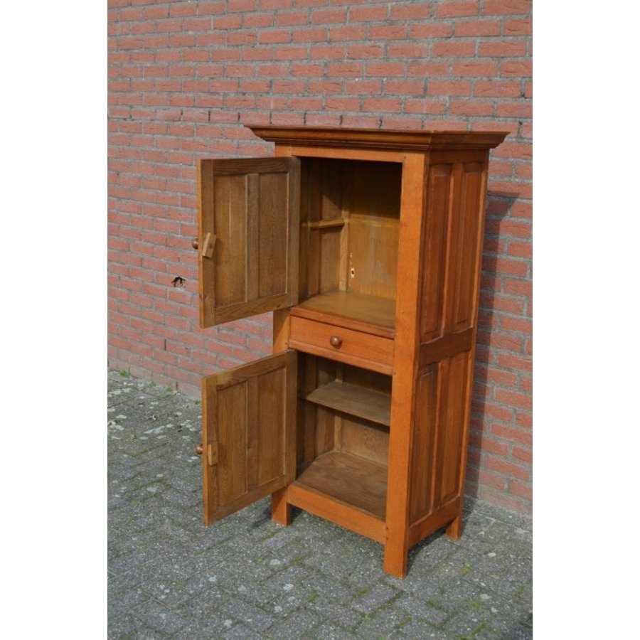 Tweedeurs kast met lade-4