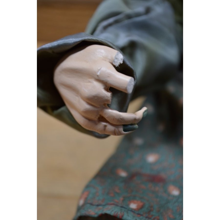 Pop heks in klederdracht-3