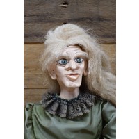 thumb-Pop heks in klederdracht-6