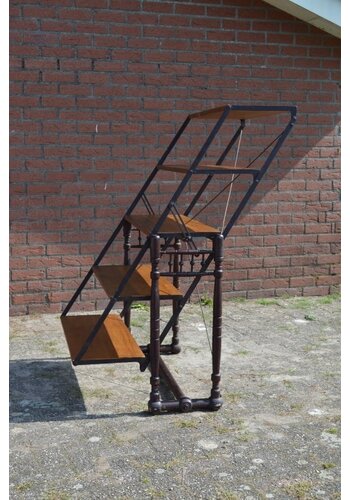 Antieke swing tafel/boekenkast 