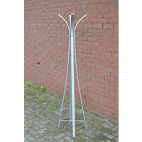 Staande metalen kapstok