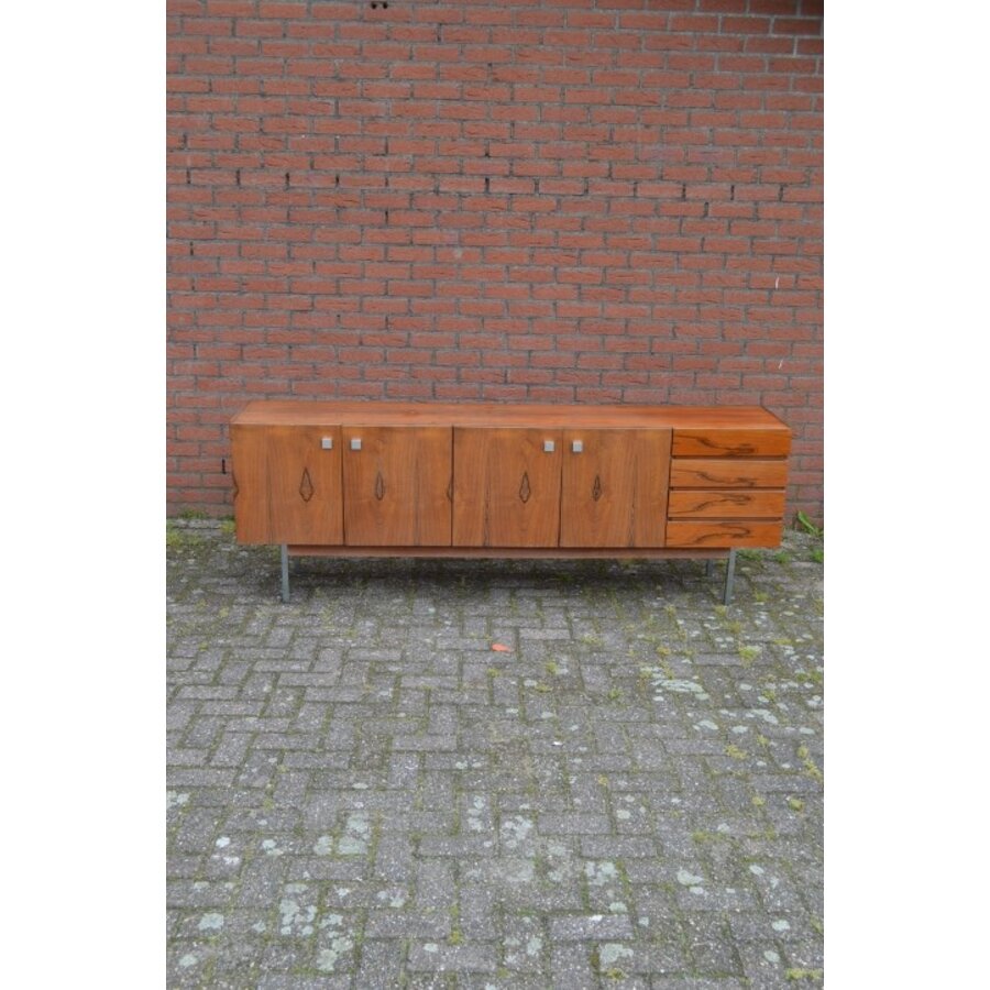 Retro dressoir met werk-2