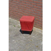 thumb-Vintage hocker zitkrukje jaren 50 met rode bekleding en sierlijke poten-1