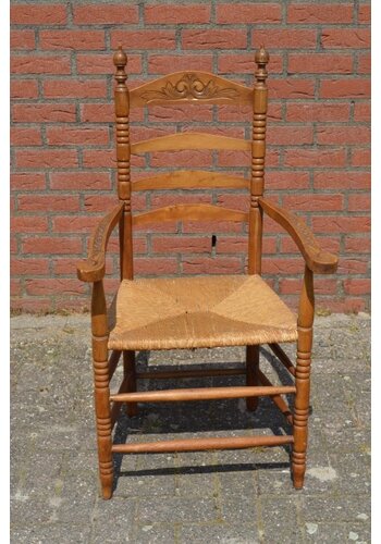 Antieke armstoel 