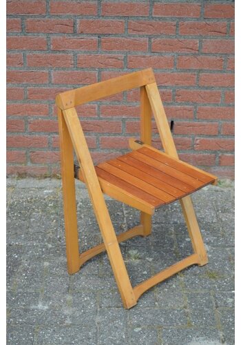 Klapstoel in 2 kleuren hout 