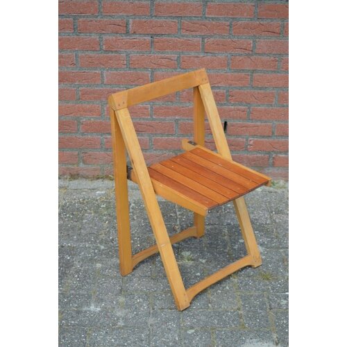 Klapstoel in 2 kleuren hout 