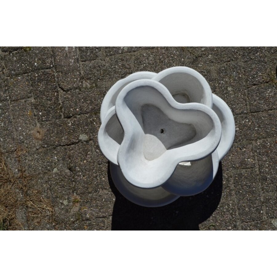 Betonnen planten etagère met drie losse stapelbare schalen-5