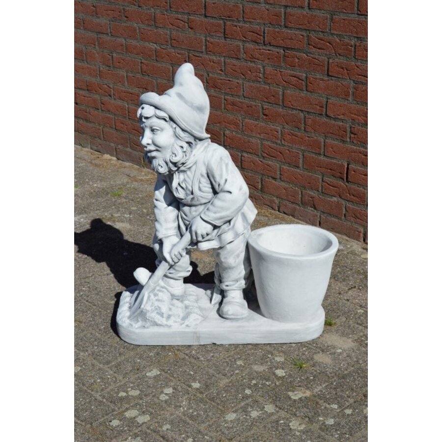 Betonnen kabouter met schep en bloembak van duurzaam gietsteen-2