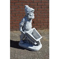 thumb-Betonnen kabouter met kruiwagen als plantenbak van gietsteen-1
