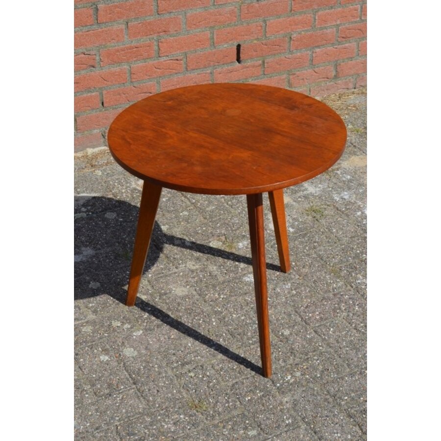 Rond driepoot tafeltje retro-2