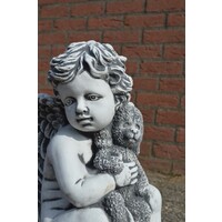 thumb-Engel met knuffelbeertje en kikker  betonnen beeld-6