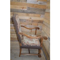 thumb-Antieke armstoel met houtsnijwerk-8