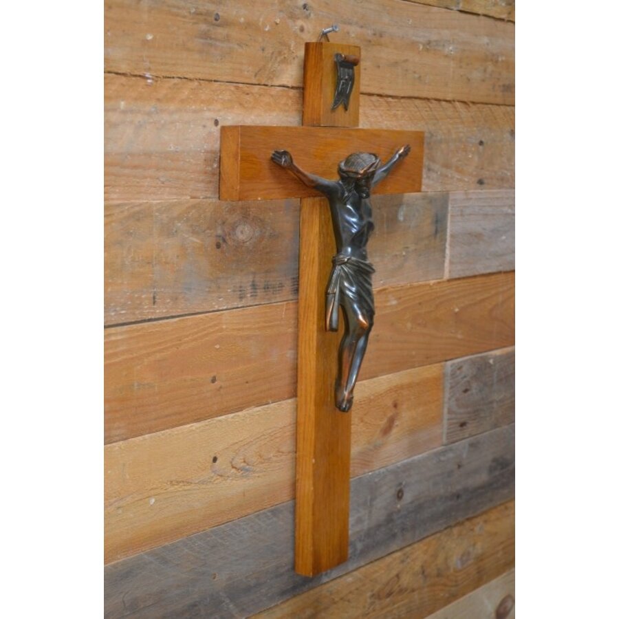 Eiken heiligkruis met aluminium jezus beeld-2