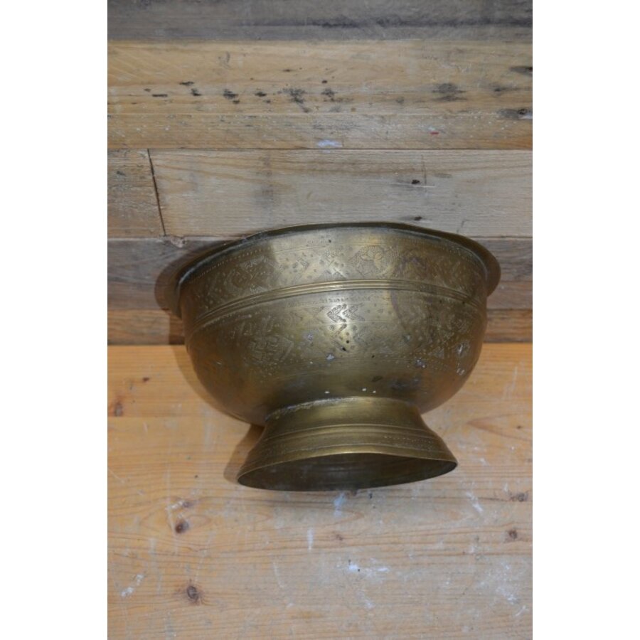 Antieke schaal of waskom van geel koper-3