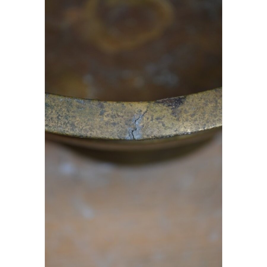 Antieke schaal of waskom van geel koper-8