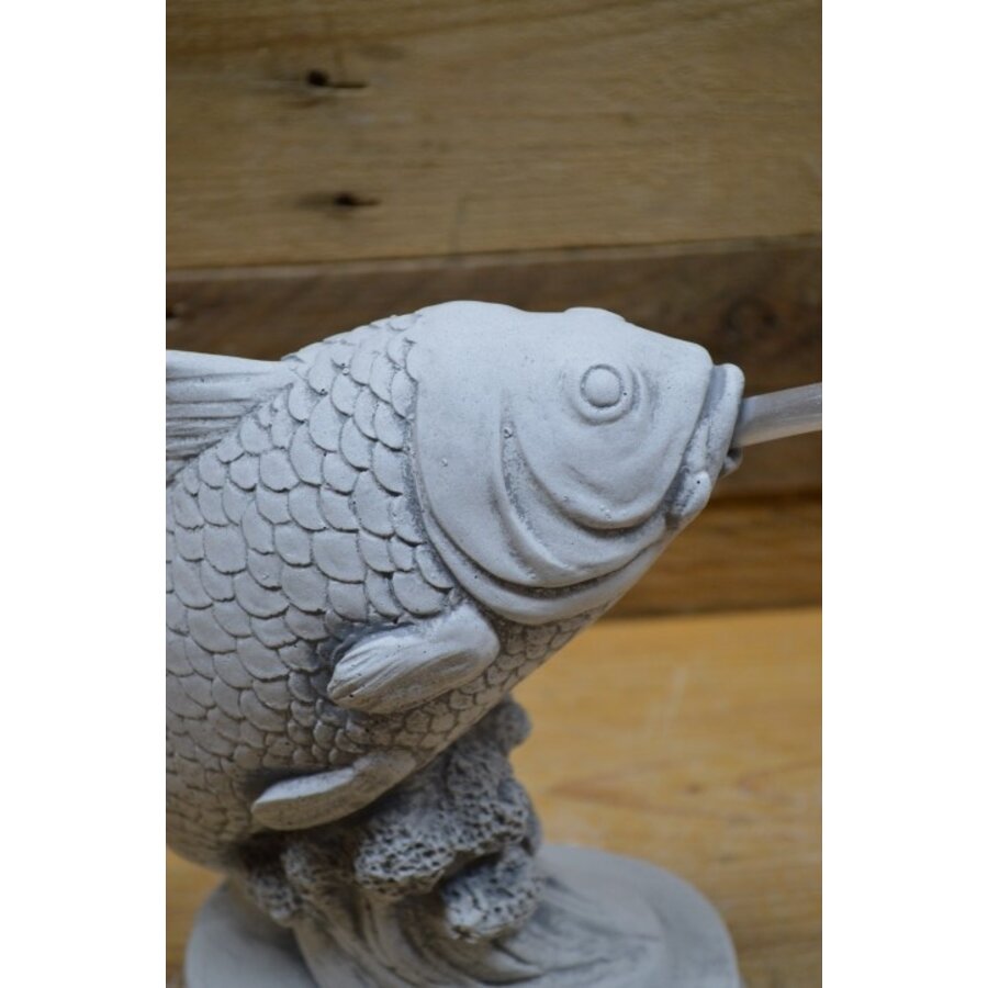 Koi springend uit het water betonnen tuinbeeld-5