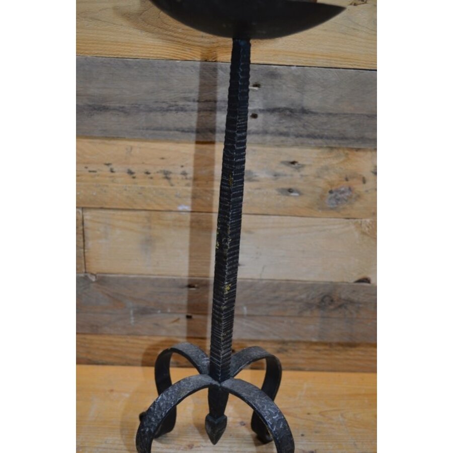 Kandelaar smeedijzer met grote kaars-3