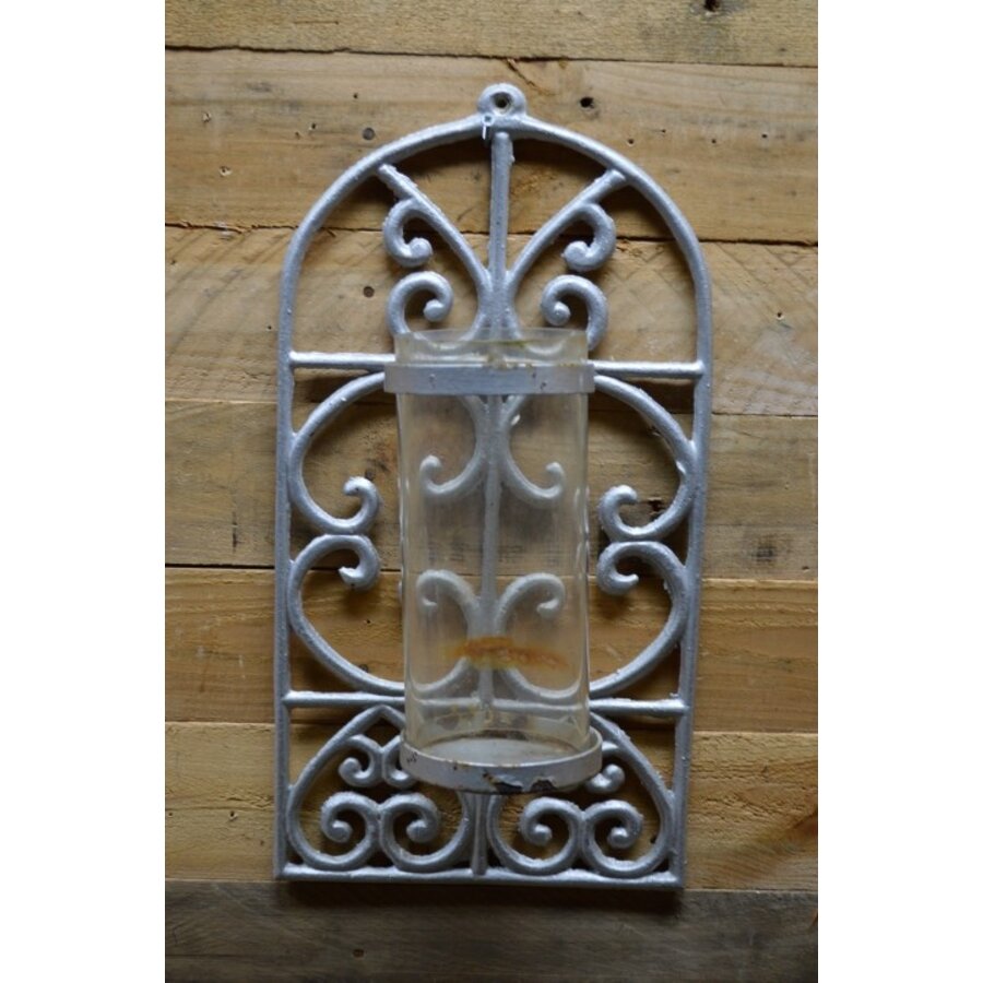 Gietijzeren wandornament met glazen windlicht-1