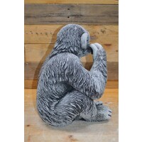 thumb-Betonnen beeld van een chimpansee met aansprekend uiterlijk-5