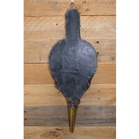 Blaasbalg met bewerkt messing en leren balg