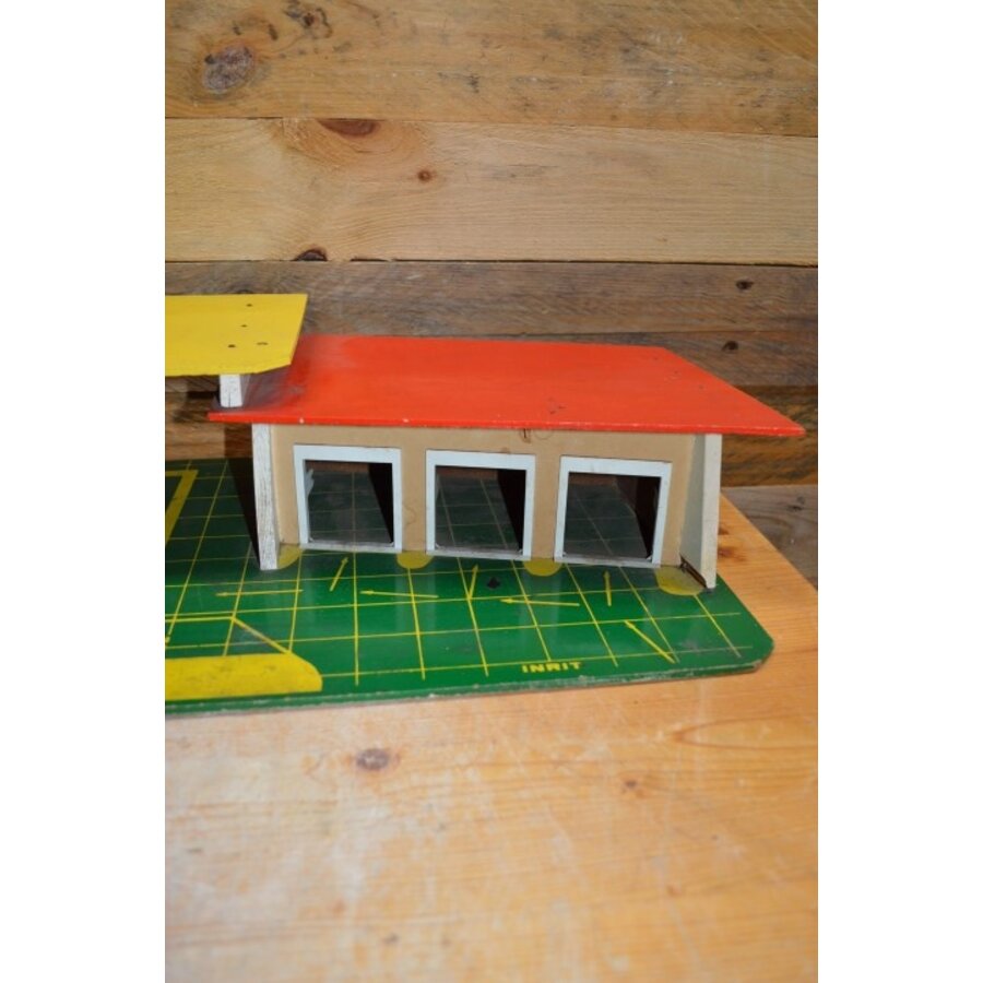 Speelgoed garage van hout retro-4