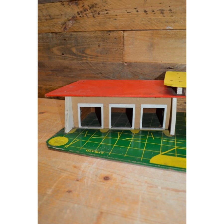 Speelgoed garage van hout retro-5