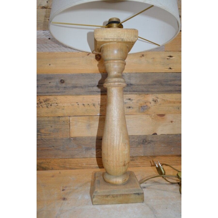 Schemerlamp met houten poot-3