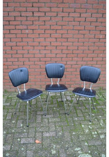 Twee Retro Soudexvinyl Stoelen Skai 