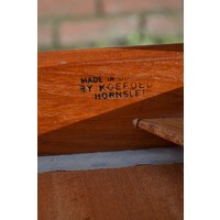 Vintage design eethoek van teakhout met uitschuifbare tafel en vier stoelen van Koefoed Hornslet