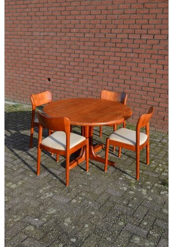 Vintage Deense eettafel met stoelen van teak 