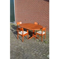 thumb-Vintage design eethoek van teakhout met uitschuifbare tafel en vier stoelen van Koefoed Hornslet-6