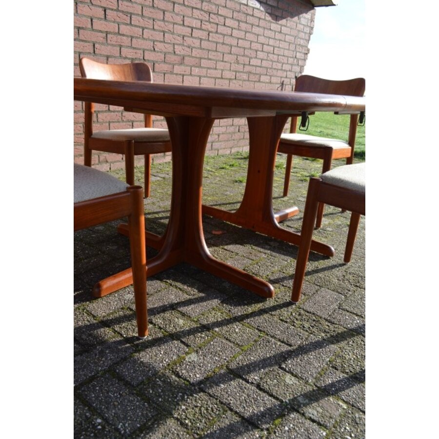 Retro Scandinavisch design eethoek tafel met 4 stoelen-8