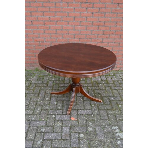 Klassieke ronde eettafel 