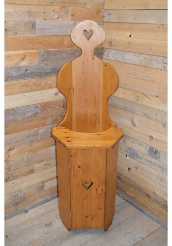 Kinderstoel van grenenhout 