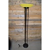 LoodsVol, Tweedehands Design staande lamp geel witte glazen kap