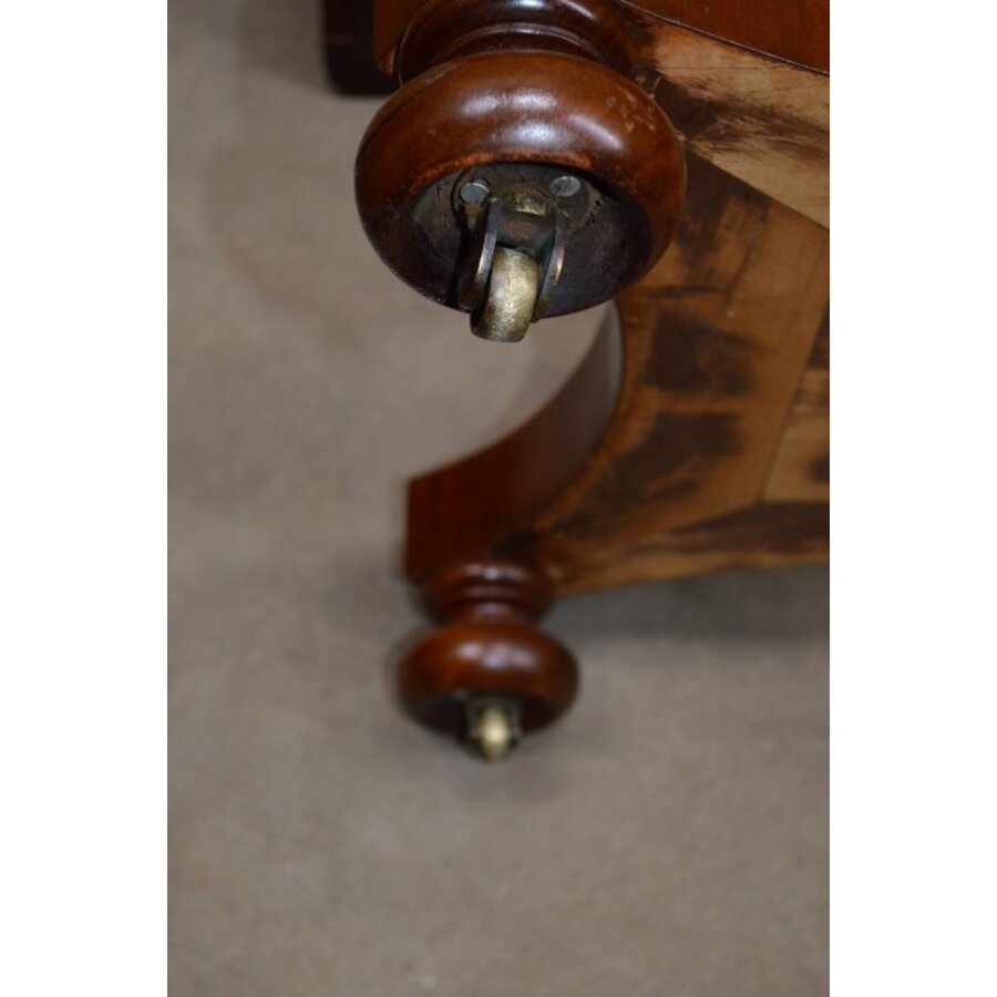 Antiek schaaktafeltje op wieltjes-7