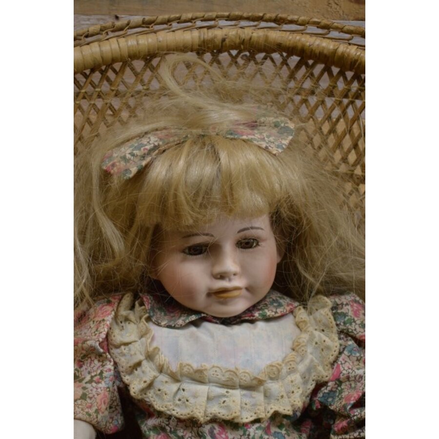 Pop in een Emmanuelle pauwenstoel-2