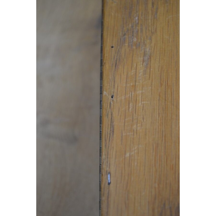 Eikenhouten kistje met houtsnijwerk-4