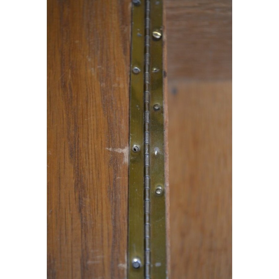 Eikenhouten kistje met houtsnijwerk-5